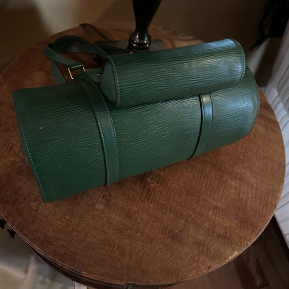 - Louis Vuitton Papillon Epi Green Leather Shoulder Bag with Matching Poch… - Picture 4 of 13